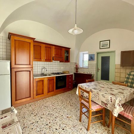 Trulli Lupoli In Valle D Itria Cisternino Exterior foto
