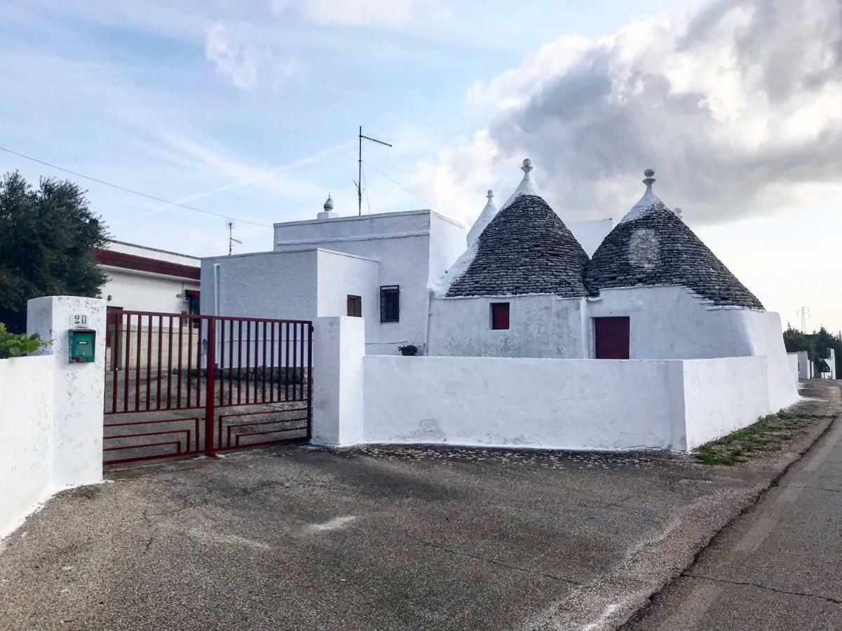 Trulli Lupoli In Valle D Itria Cisternino Exterior foto